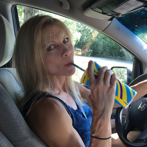 Meet your Posher, Anita - Picture 4 of 9